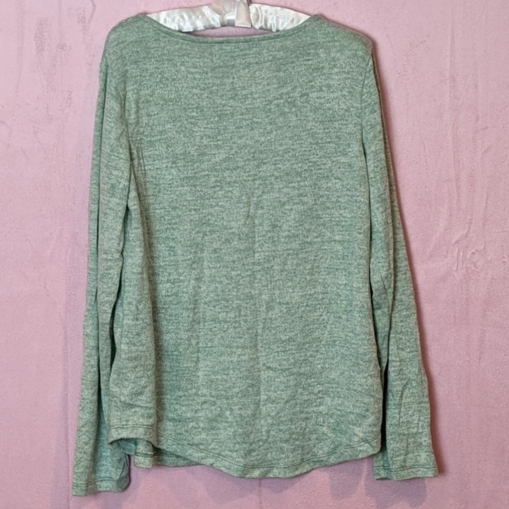 Old Navy Light Green Long Sleeve Basic Tee size Large 10/12